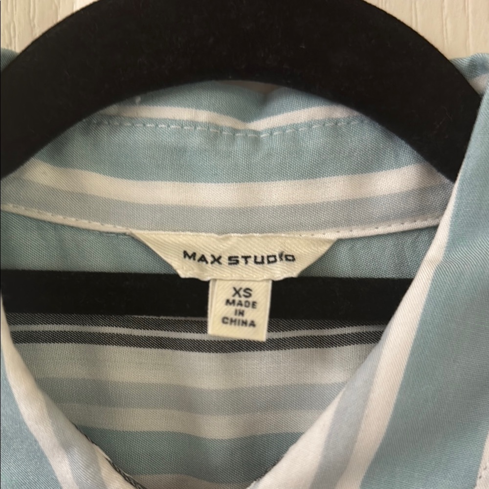 Max Studio Blue and White Striped Sleeveless Shirt - Picture 2 of 3